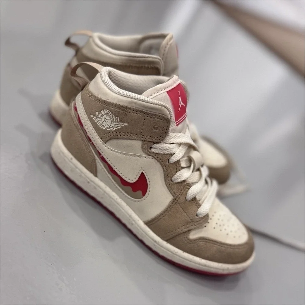 Jordan Air Jordan 1 Mid Kids Sneakers Beige/White/Red Leather US 13C EU 31